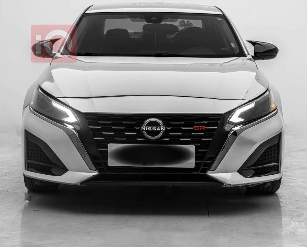 نيسان ألتيما